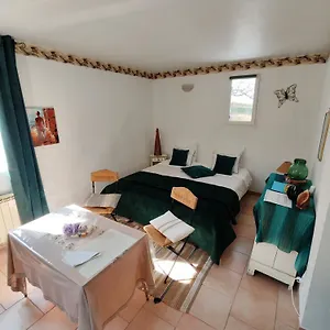 https://chambre-dhtes-la-nuite.hotels-rhonealpes.com